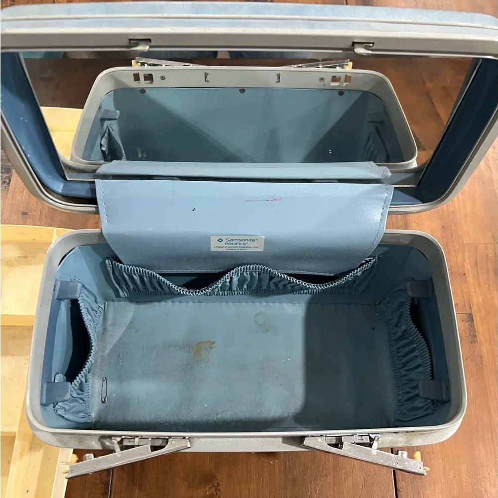 Vintage Samsonite Silhouette Hard Shell Train Makeup Travel Case Blue With Tray